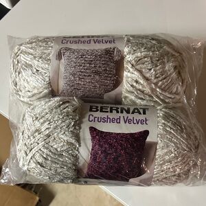 Bernat Crushed Velvet Yarn - Cream